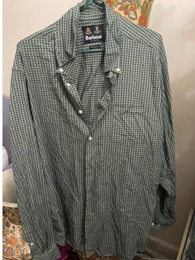 Barbour Green Plaid Button-down long sleeve shirt in XL